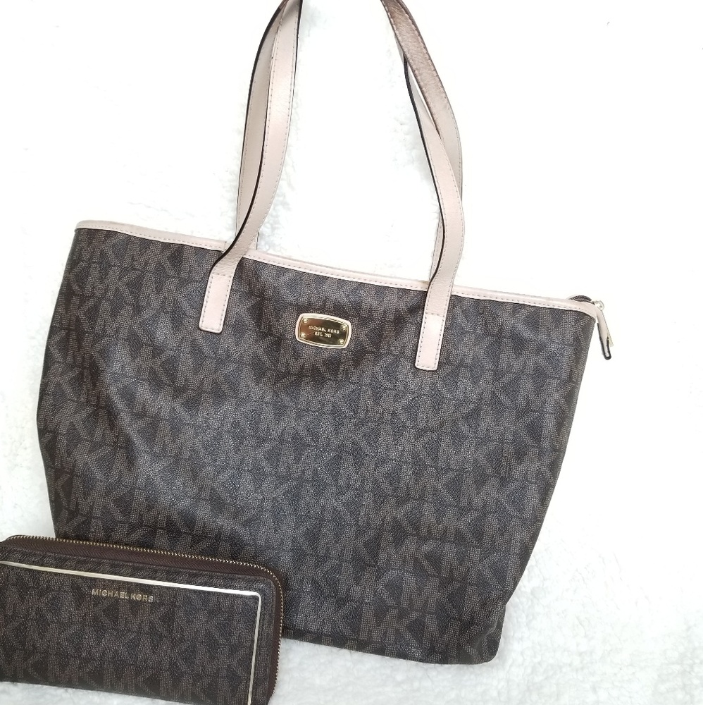 Michael Kors Purse & Wallet